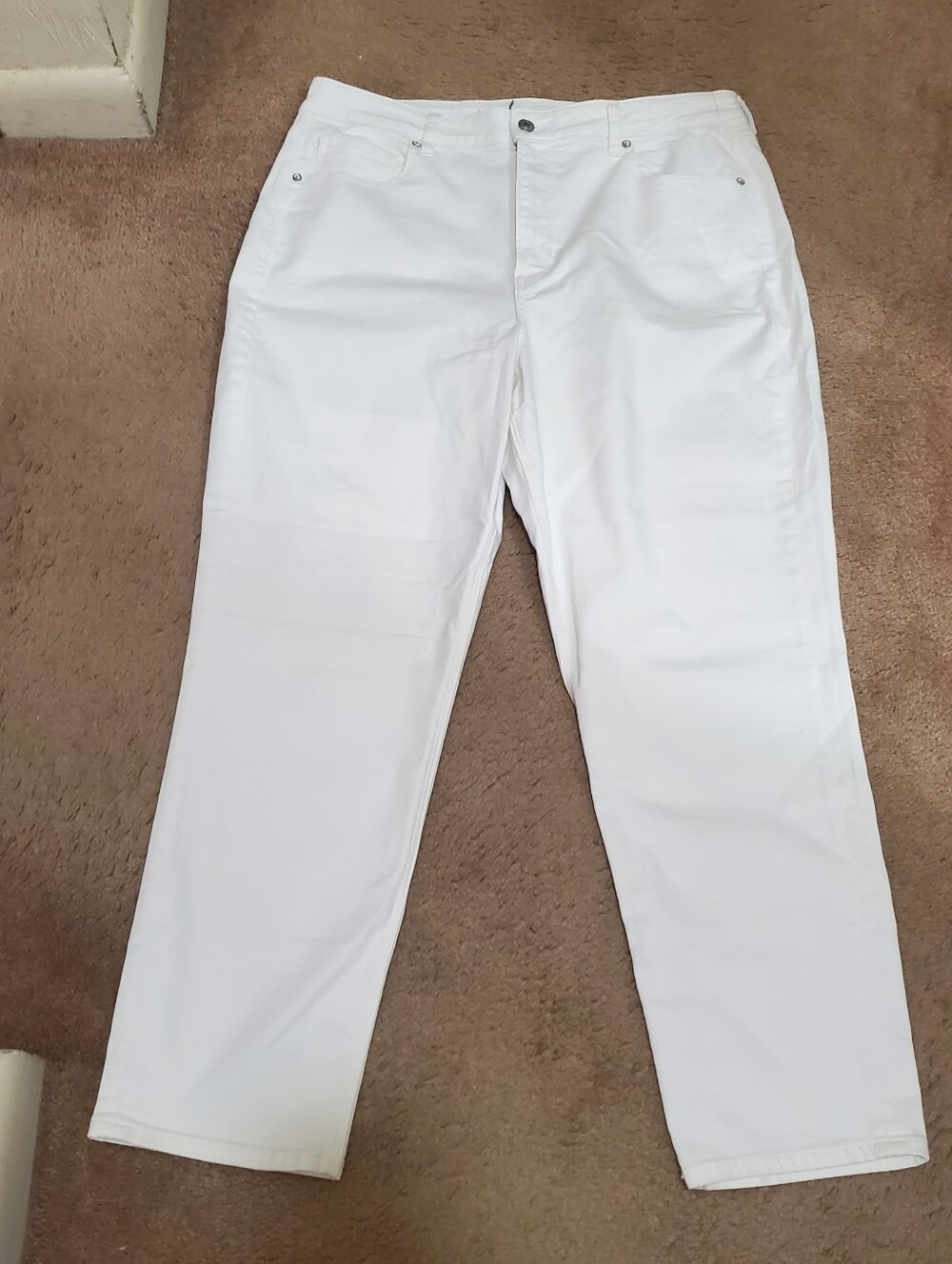 AE White Jeans NWT Size 16 Regular No holes Hi Rise